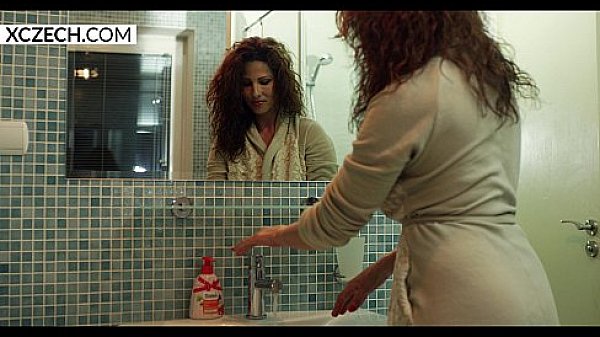 Reina Pornero - Milf In Shower - Xczech.com thumbnail