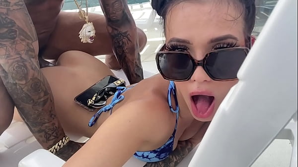 Play MP4 - Horny little slut give sloppy blow job and hardcore amateur fucking on a boat