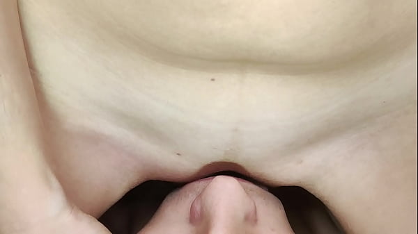 Play MP4 - Wet pulsing vulva slides on man's tongue