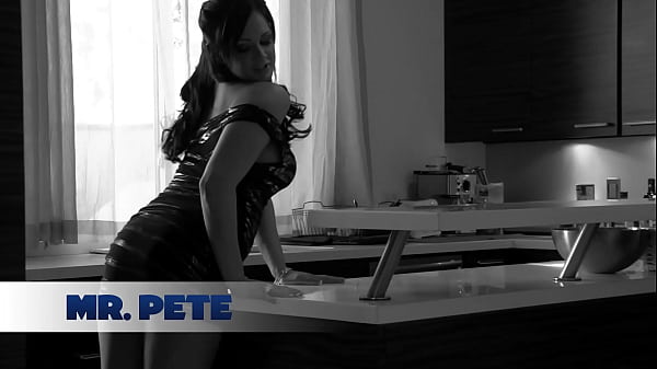 Nonton Threesome Double Penetration Stunning Scene thumbnail