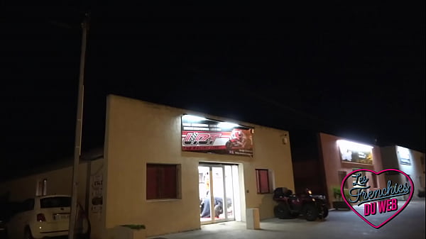 Play MP4 - Aurora&comma; jeune coquine de 23ans avec de gros seins