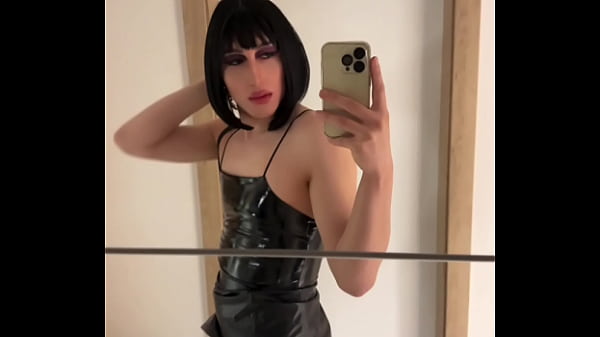 TS Smoking, boots and cumshot! 