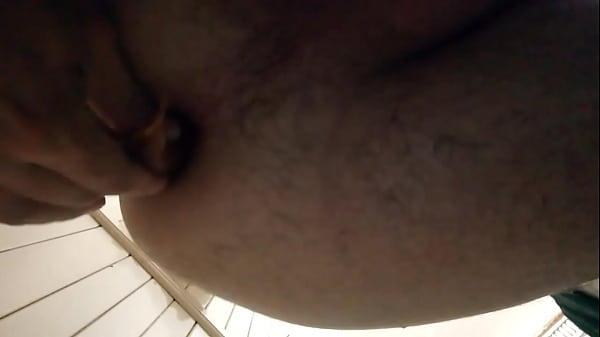 Play MP4 - Enfiando a calabresa grande no meu cuzinho