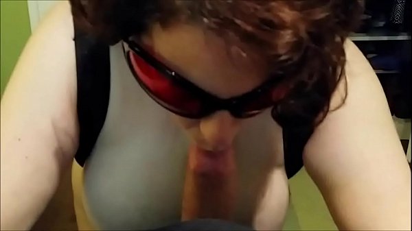 Chunky MILF giving_head