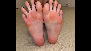 Fingerrtoes sexy big soles and super long toes