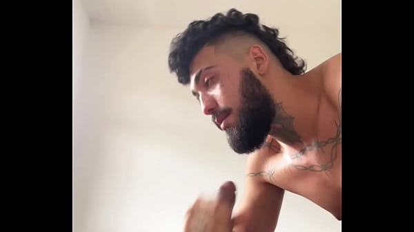 Ofereci Caf&eacute; Pro Meu Vizinho Que Ganhei Pica Pra Mamar thumbnail