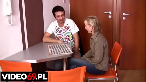 Play MP4 - Polskie porno - Krakowska telenowela czyli kupno samochodu&comma; kolega&comma; pan serwisant od lod&oacute;wek i chuj wie co jeszcze