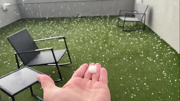 Nonton It&rsquo;s Hailing In Las Vegas Vegas!! thumbnail