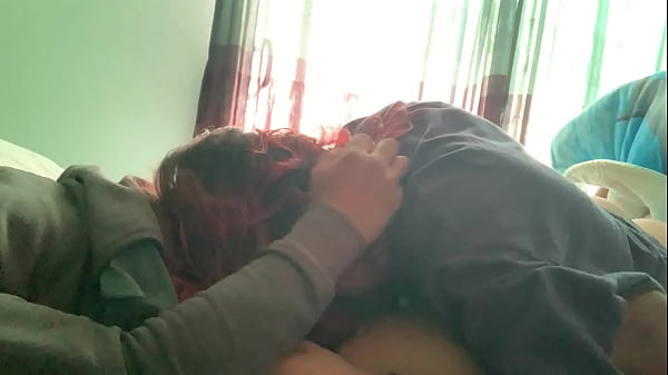 Play MP4 - No se da cuenta que la grabo mientras me devora la verga