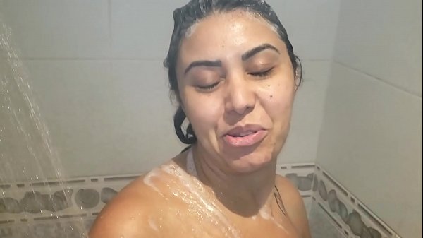 Play MP4 - Backstage Shower with Sara Rosa before start filming
