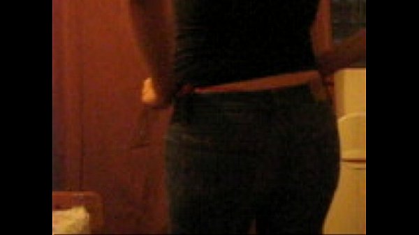 Play MP4 - colombianita dancing in front the webcam in jeans and showing her ass in thong