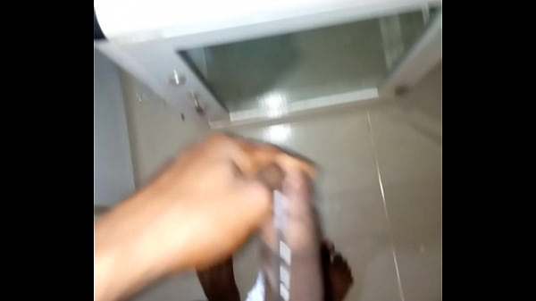 Play MP4 - The guy with the iron dick