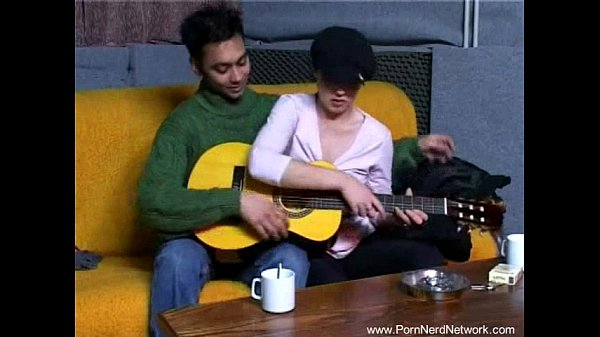 Play MP4 - Kinky Dutch Brunette In a Hat