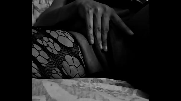 Kuzz records angelg touching her soft pussy