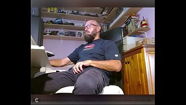 hugot 93 primer plano