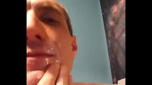 Play MP4 - Matt cums on own face