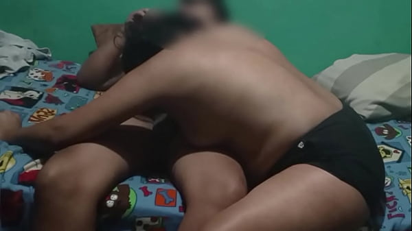 Amante Caliente Chupando Polla Y Cabalgando Verga De Su Joven Amante thumbnail