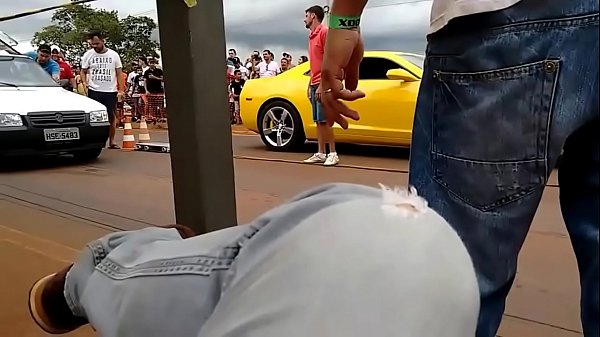 Uno de firma mit leiter die camaro platziert um 4k full hd zu saugen