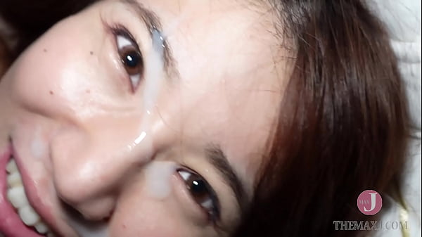 我慢が出来なくなってグチョ濡れおま●こに生挿入！騎乗位で膣奥をグニグニ、正常位で激しくハメまくり、バックで高速ピストン！「あぁだめぇっ///」と言いながら身体をビクつかせて何度も絶頂！ - 本編2 thumbnail