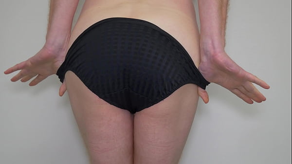 Play MP4 - Stripping off 7 pairs of panties