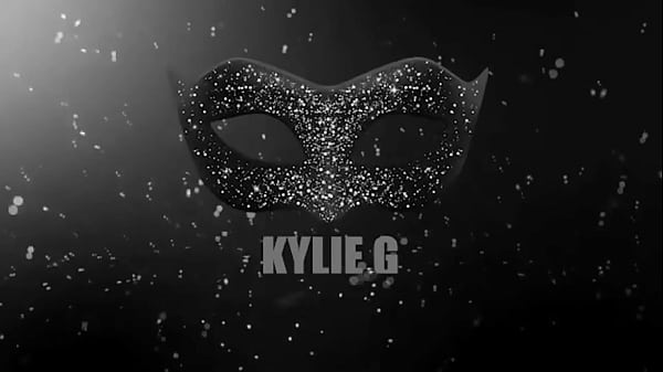 Nonton Minha Primeira Vez Saindo Sozinha Um Casado thumbnail