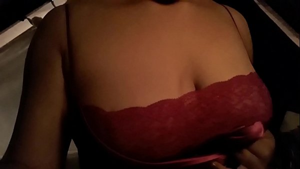 Play MP4 - Black tits red tank top nipple suck