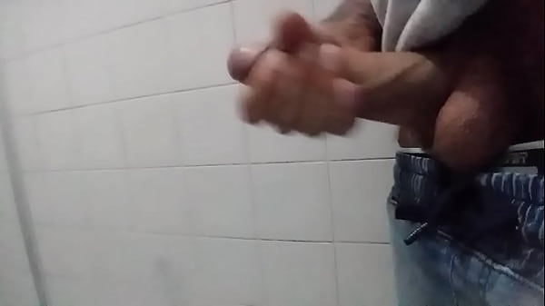 Play MP4 - Punheta no banheiro