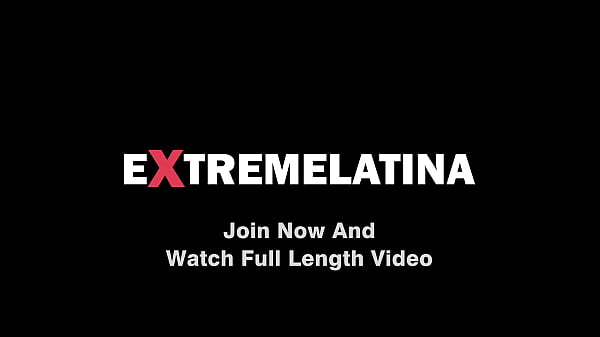 Skinny babe fisting gaping rosebutting her anus celebrating 2026 