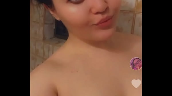 Play MP4 - Watch me play with my ass and titties