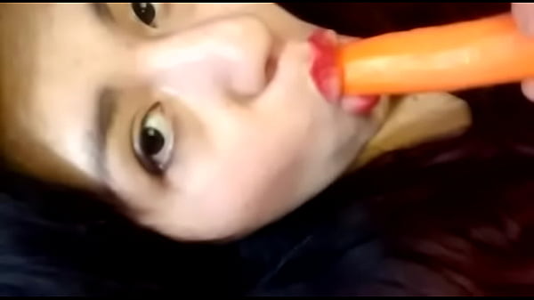 Nonton Amante De La Zanahoria thumbnail