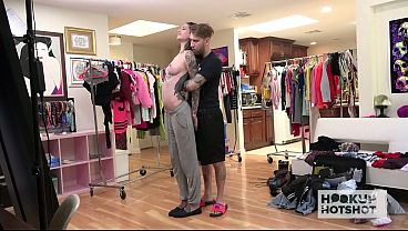 Nonton Bts - Beautiful Whore Rocky Emerson Hooks Up With An Internet Stranger! thumbnail