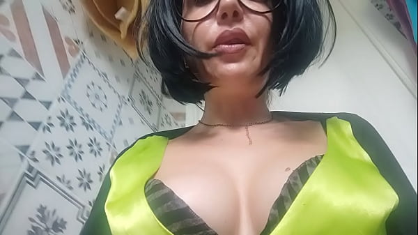 Chantal channel your sexy giantess stepmom 