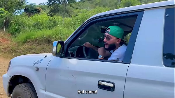 Play MP4 - Latina brunette de enorme culo redondo es recogida y follada por gran verga dura dentro de un auto en su estrecho co&ntilde;o h&uacute;medo hasta que se corre&excl;