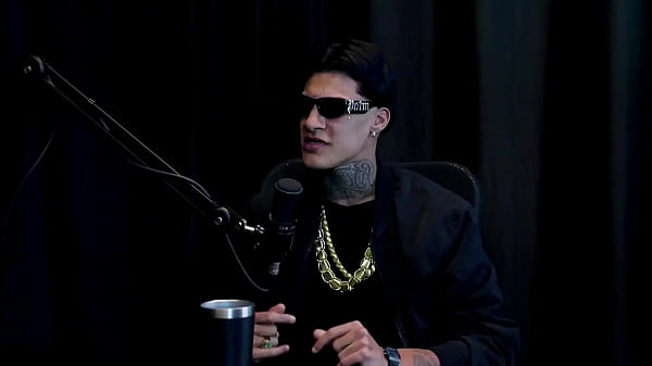 Gravou uma suruba gay entrou no job por causa de um amigo da m&atilde;e e divulgava o trabalho nas ruas gabriell rios watch sheer red 