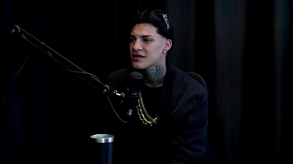 Gravou uma suruba gay entrou no job por causa de um amigo da m&atilde;e e divulgava o trabalho nas ruas gabriell rios watch sheer red 