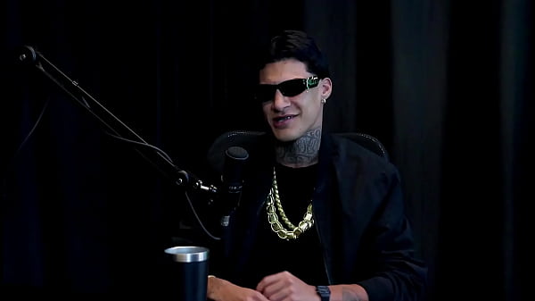 Gravou uma suruba gay entrou no job por causa de um amigo da m&atilde;e e divulgava o trabalho nas ruas gabriell rios watch sheer red 