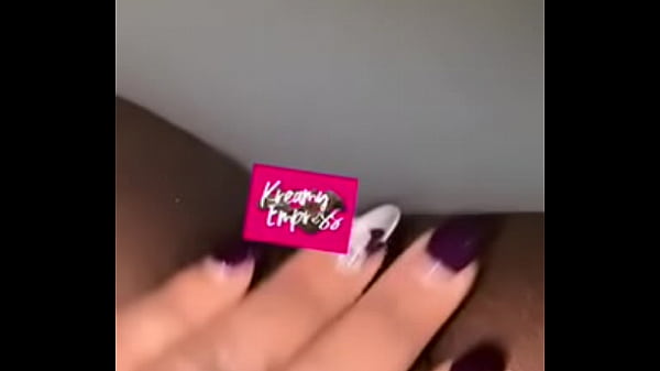 Play MP4 - Fat pink pussy big clit  in bath tub