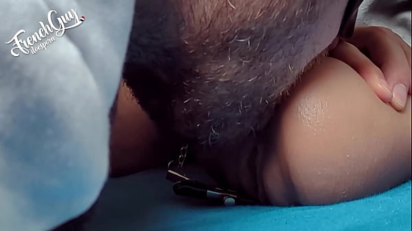 Play MP4 - Mec Fran&ccedil;ais FOURRE sa langue dans ton CUL&comma; des PINCES sur ta CHATTE &lpar;INSULTES & JOI&rpar;