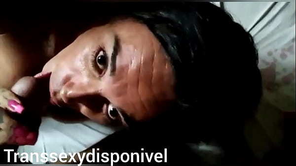 Boneca Linda Gemendo Na Pica De Garot&atilde;o thumbnail