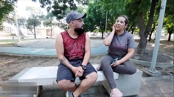Me encuentro en el parque_a una compañera y la invito a_mi casa_y recordamos viejos tiempos cojiendo salvaje y llenándola se semen como_ella lo_necesitaba Porno en Español