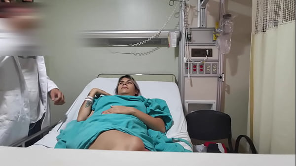 Play MP4 - Por eso se tardaba tanto en atenderme en el IMMS&comma; el doctor me chupa las tetas&sol; Daniela&sol; Hyperversos