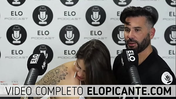 Play MP4 - SARA BLONDE INTERCAMBIA LA TANGA CON ELO PICANTE