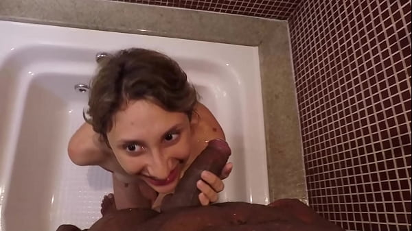 Nonton Ela Ama Rolas Pretas thumbnail