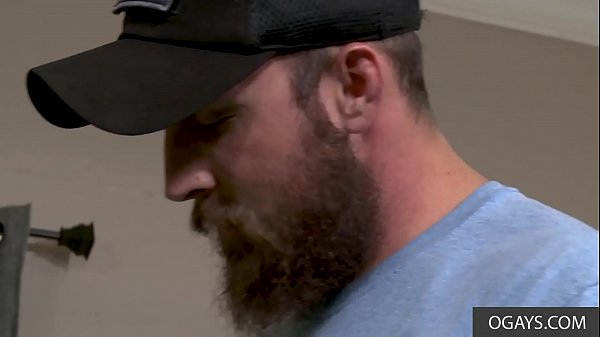 Play MP4 - Bearded Gay Couple - Dustin Steele&comma; Matt Muck