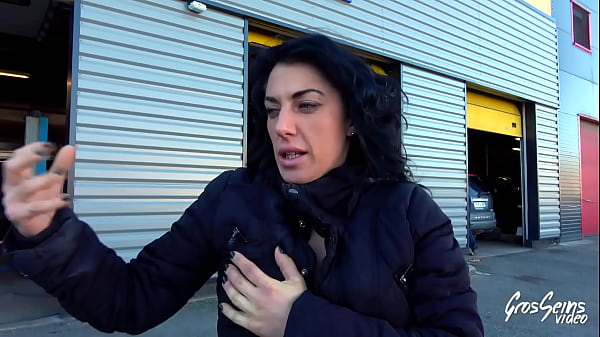 Play MP4 - Sabrina veut une bite dans le cul et l'autre dans la chatte