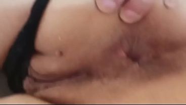 Mi apro il culo sfondato e peloso