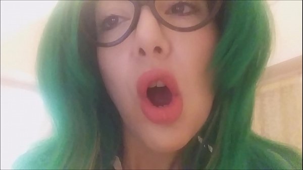 my step sister scrupulously follows the advice ofthe doctor Thusit fitsinto the vagina