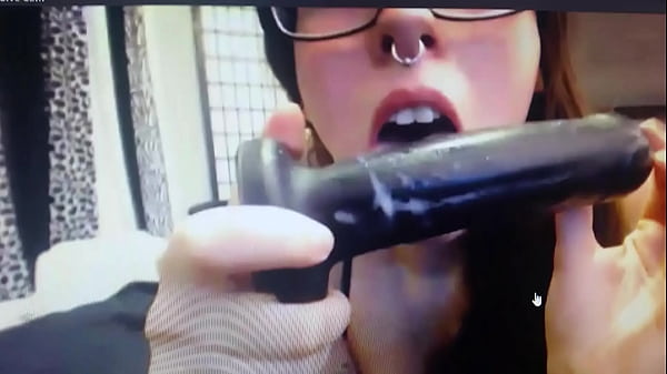 Play MP4 - Sexy pierced tattooed babe