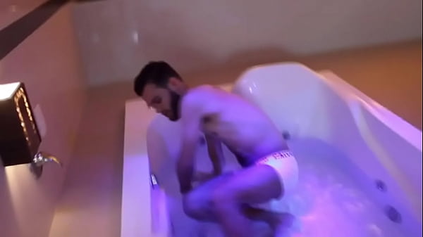 Play MP4 - FODENDO COM GAROTO DE PROGRAMA