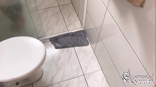 Nonton Novinho N&atilde;o Controla O Tes&atilde;o E Come Melhor Amiga No Banho thumbnail